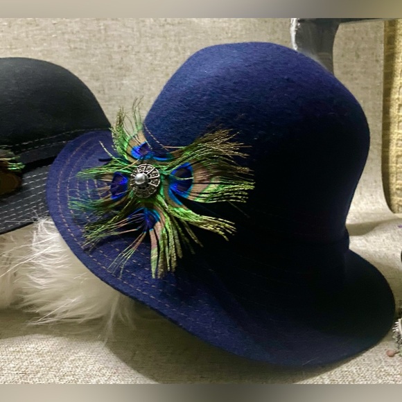 🦚ñCallanan American estyle hat(NWT)
Structured Brim Cloche with Bow Accent🦚#MI - Picture 5 of 10